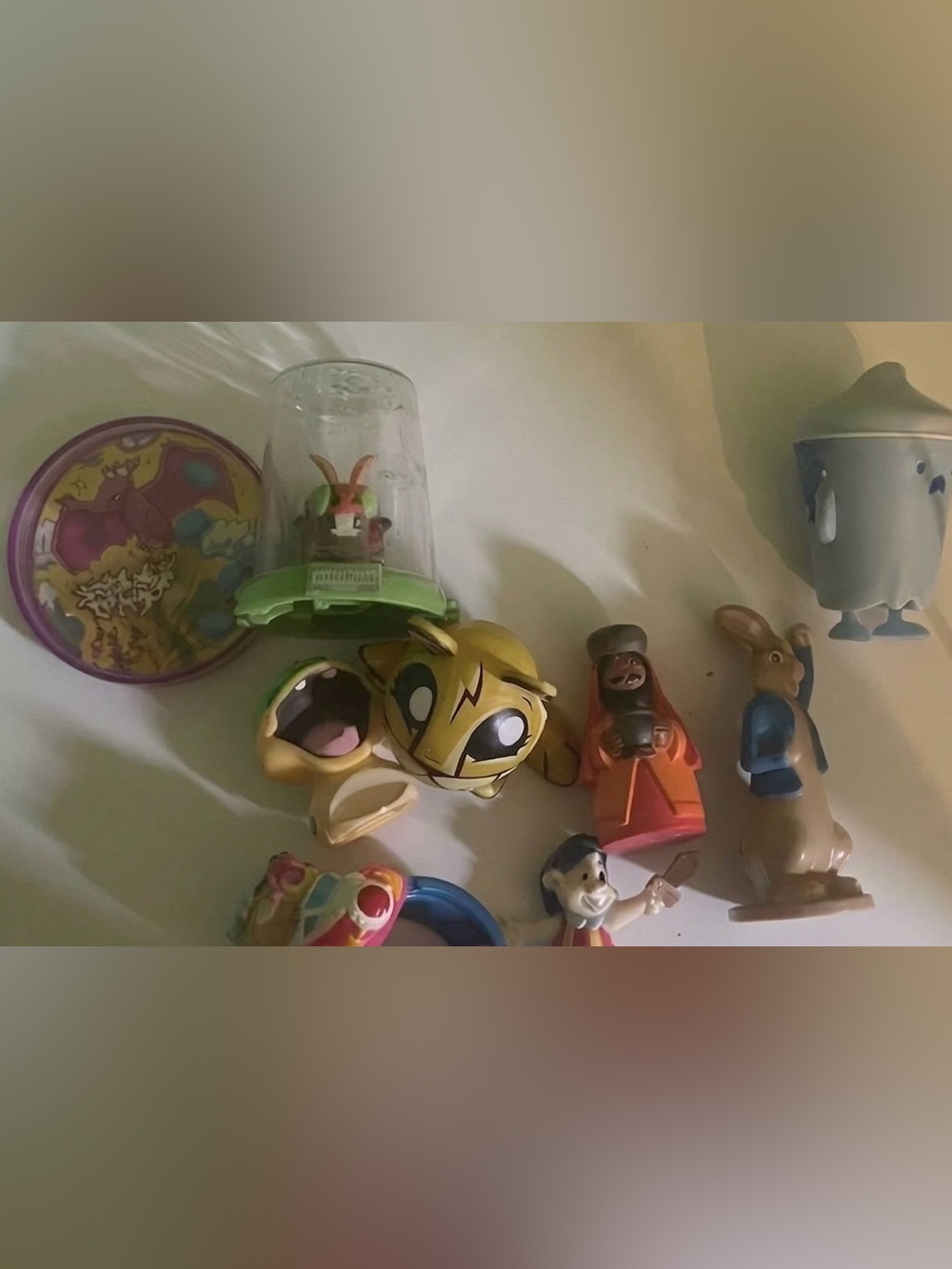Set of random toys